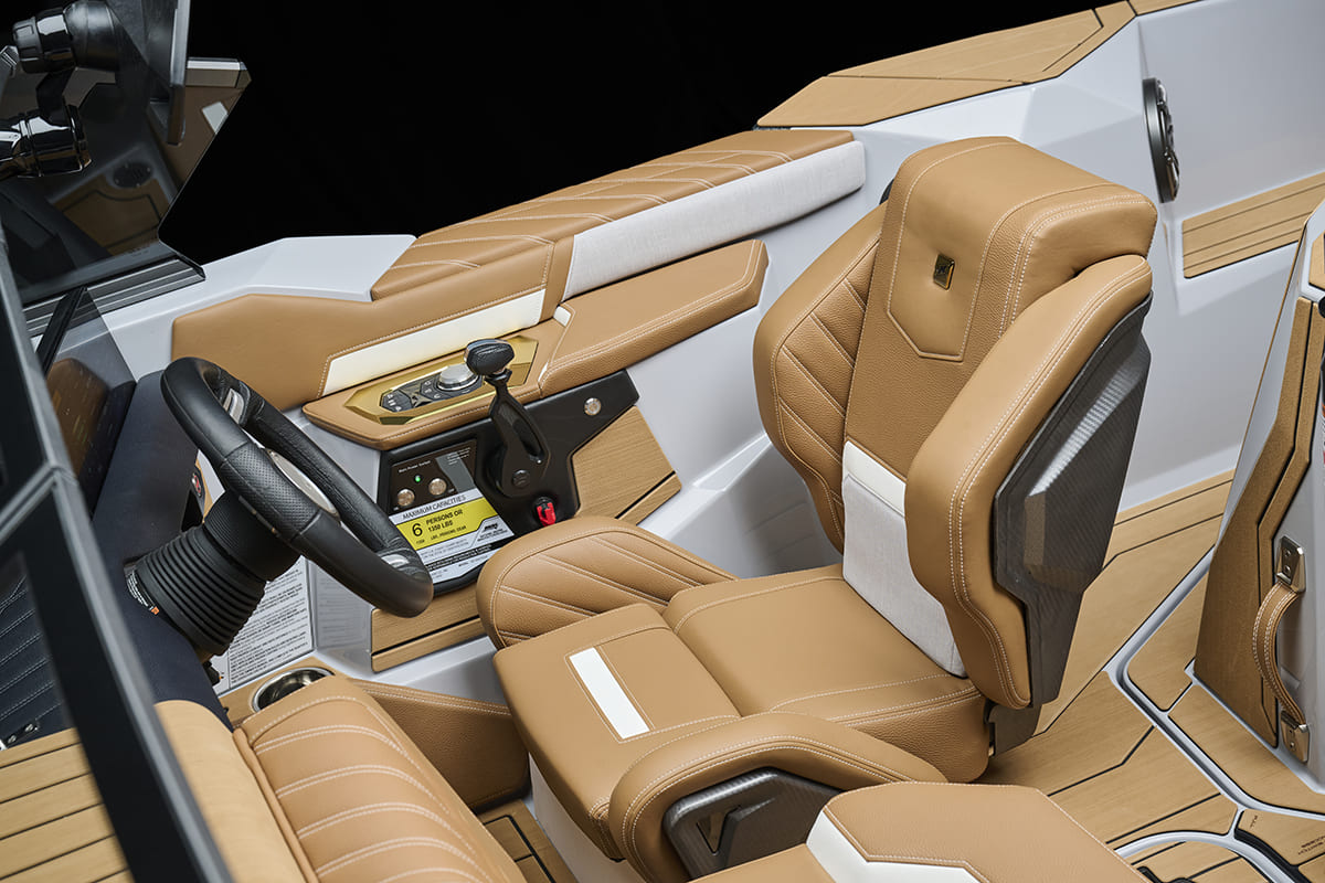 Helm Seat