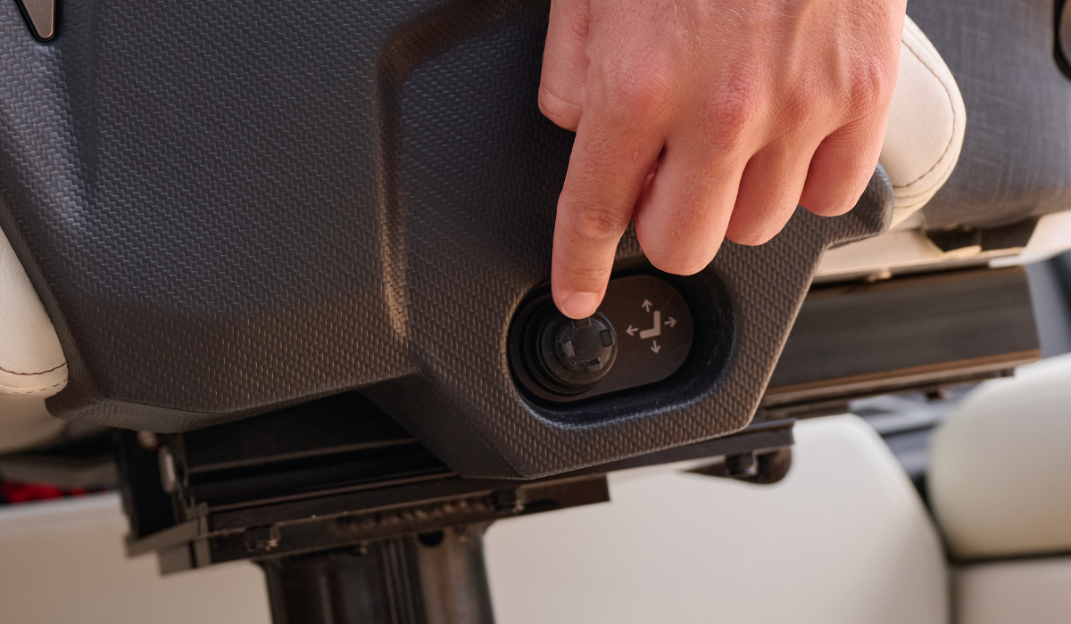 Actuated Helm Seat