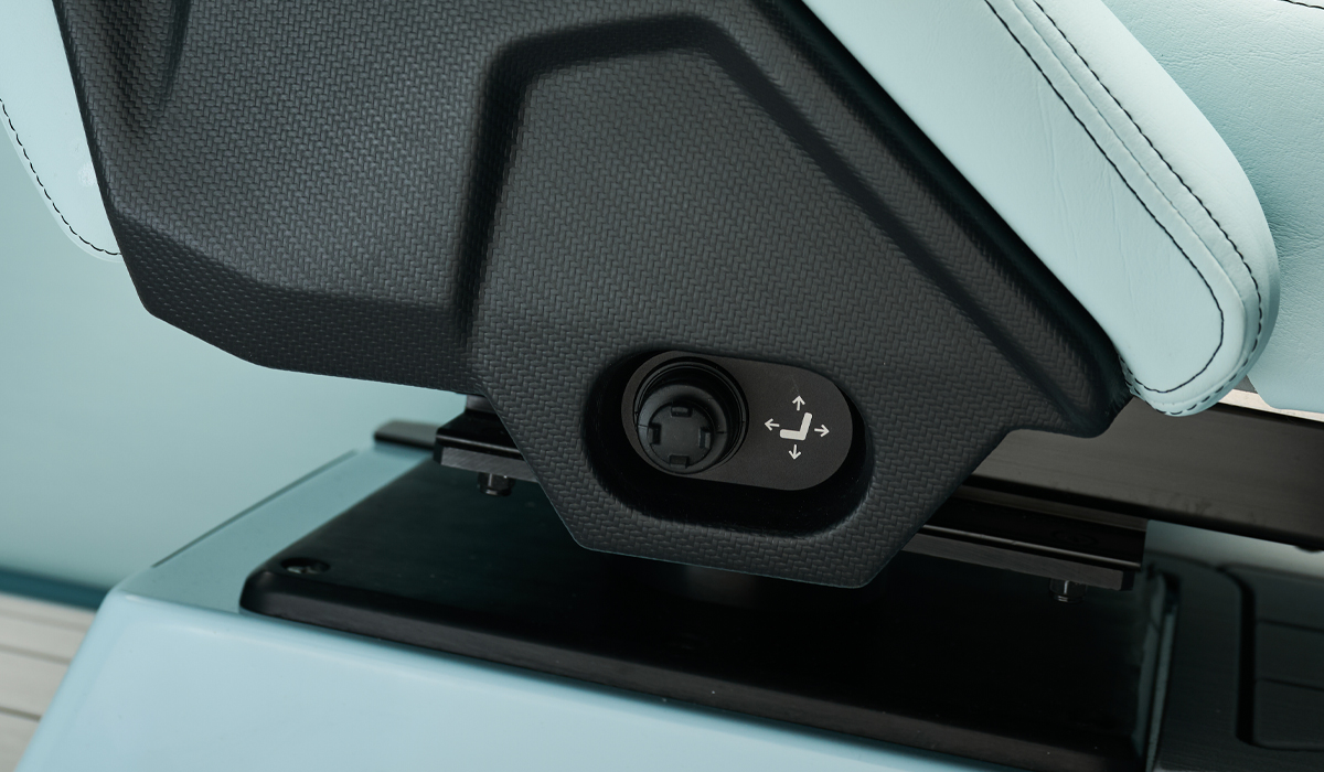 Actuated Helm Seat