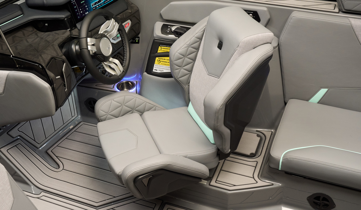 GS22 Helm Seat