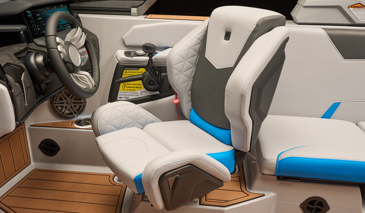Helm Seat