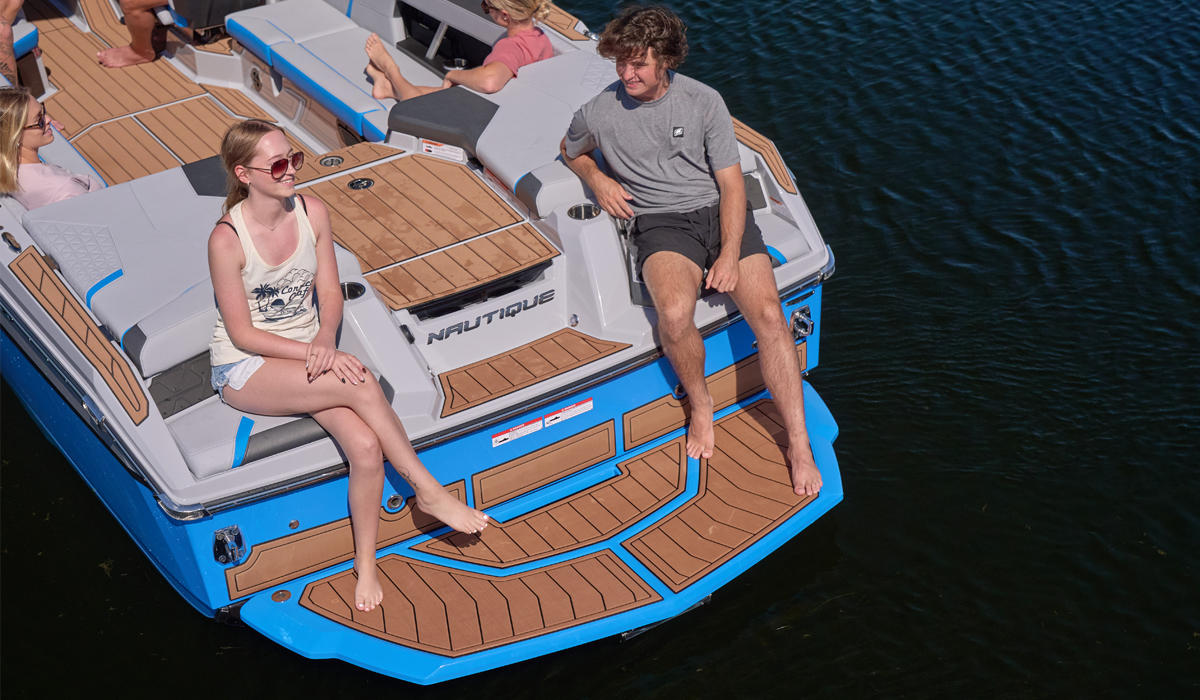 Transom Seating