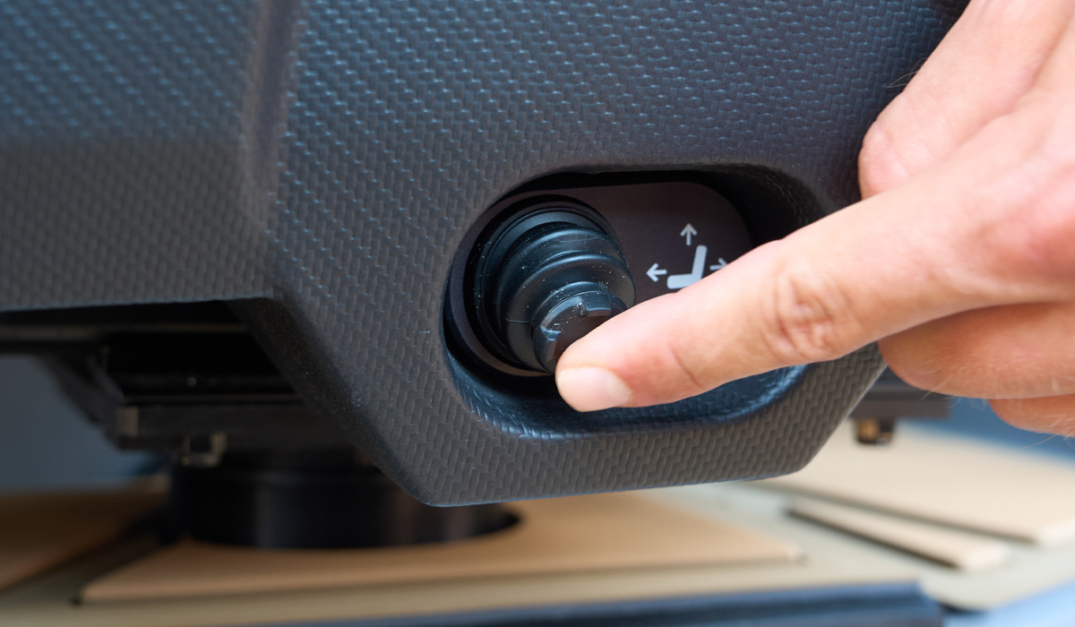 P23 Actuated Helm Seat