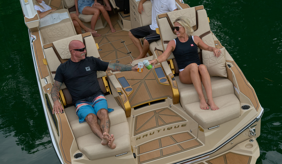 Convertible Transom Seats