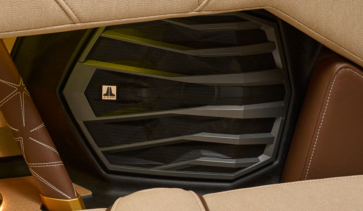 P27 JL Audio Stereo