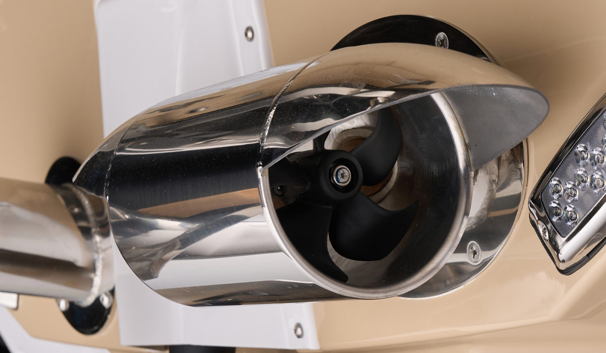 Nautique Integrated Steering Assist