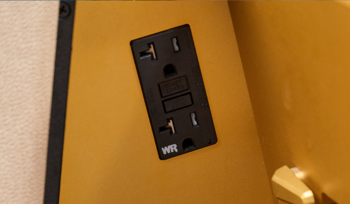 P27 Power Ports