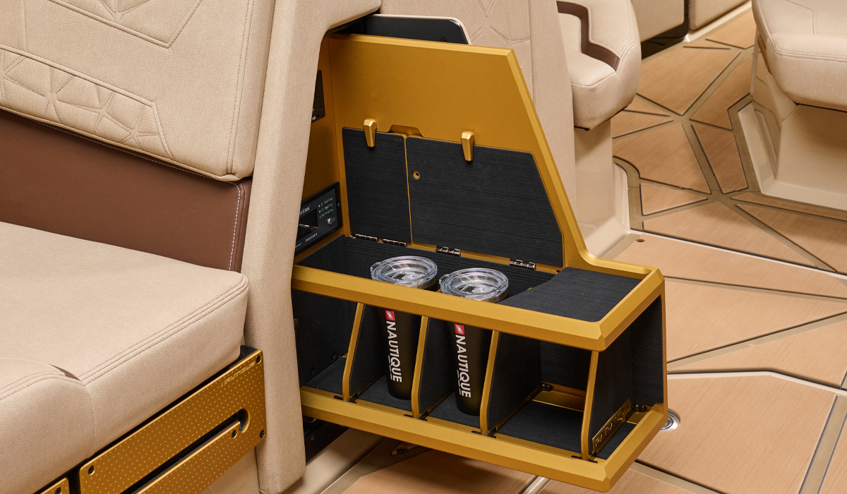 P27 Pull-Out Pantry