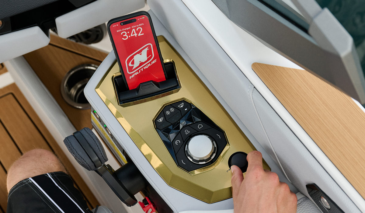 Control accelerație cu Steering Assist