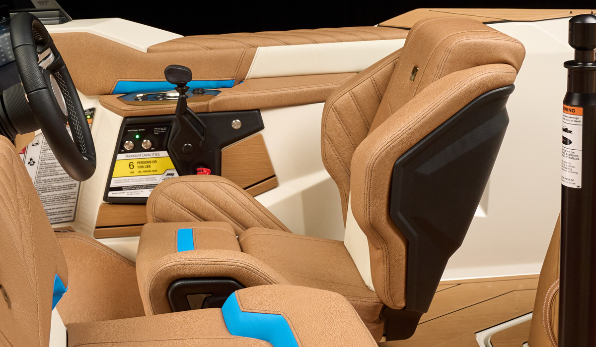 Helm Seat